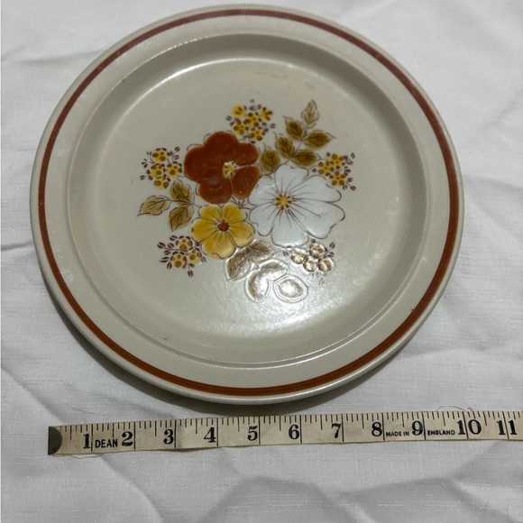 Vintage Stoneware Floral Patterned Ceramic Plate - Picture 2 of 4